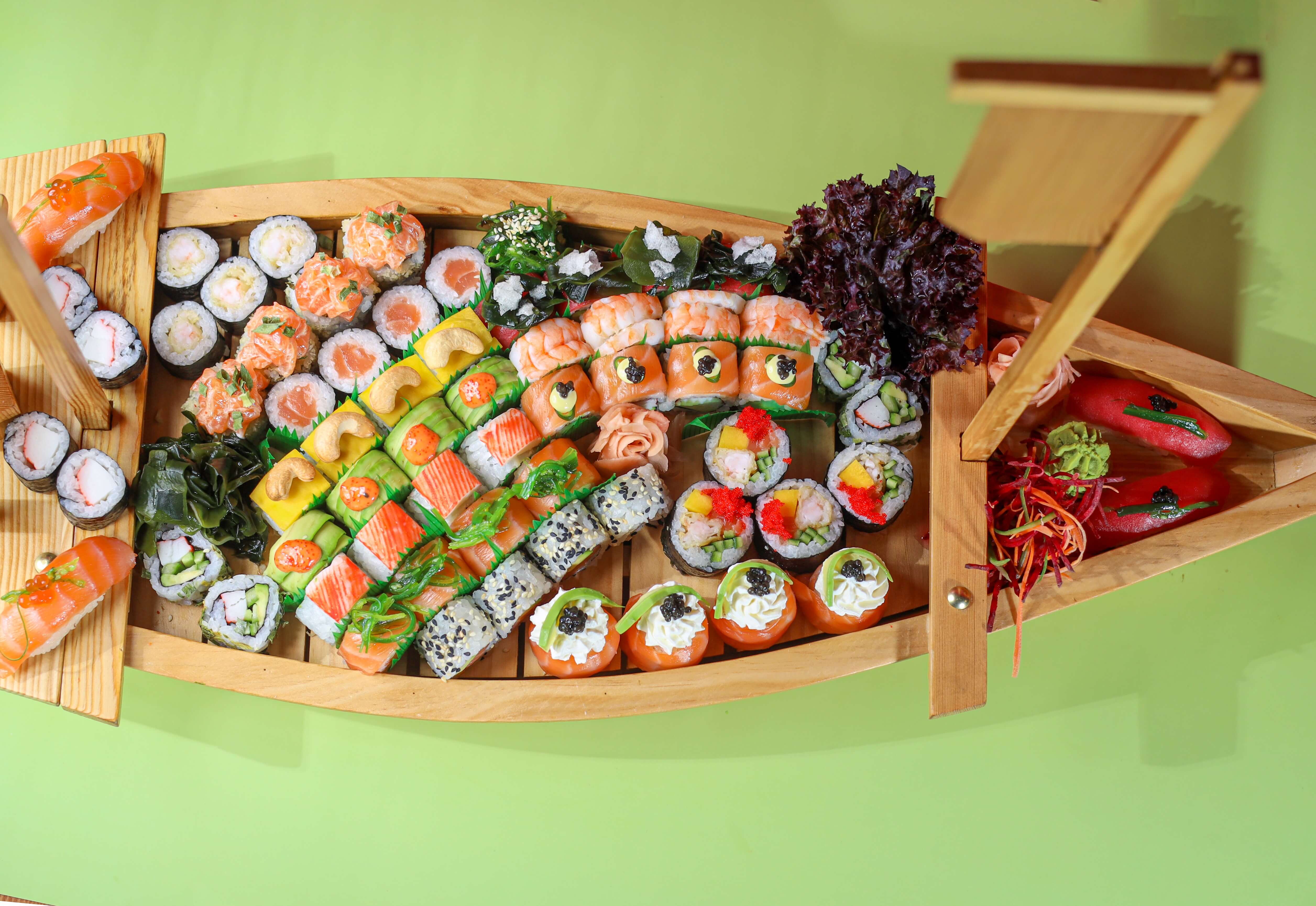 Sushi Boat (64 pieces)